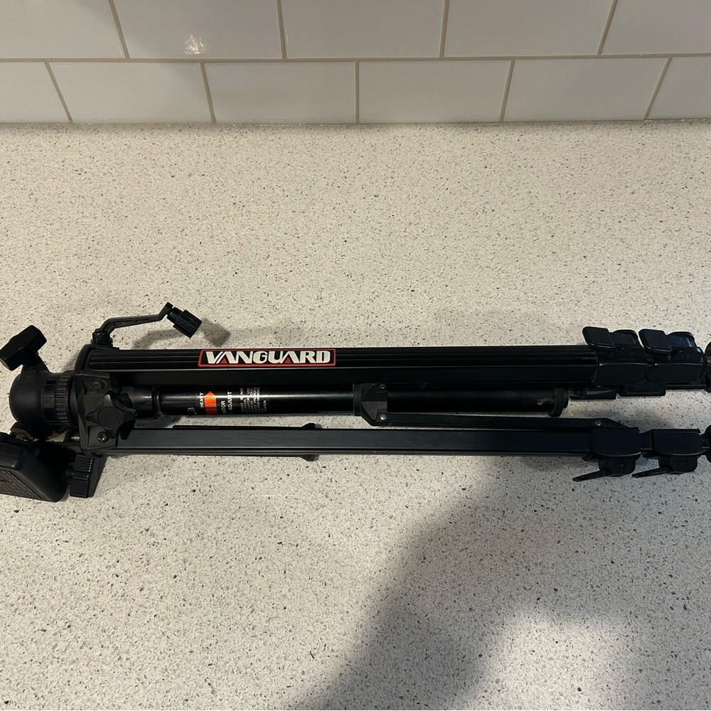Vanguard VGT-503 Black Tripod Only, As is